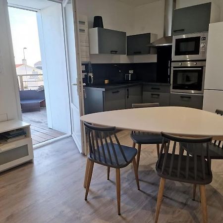 Superbe Appartement Renove A Neuf Centre Bourg Brem-Sur-Mer Luaran gambar